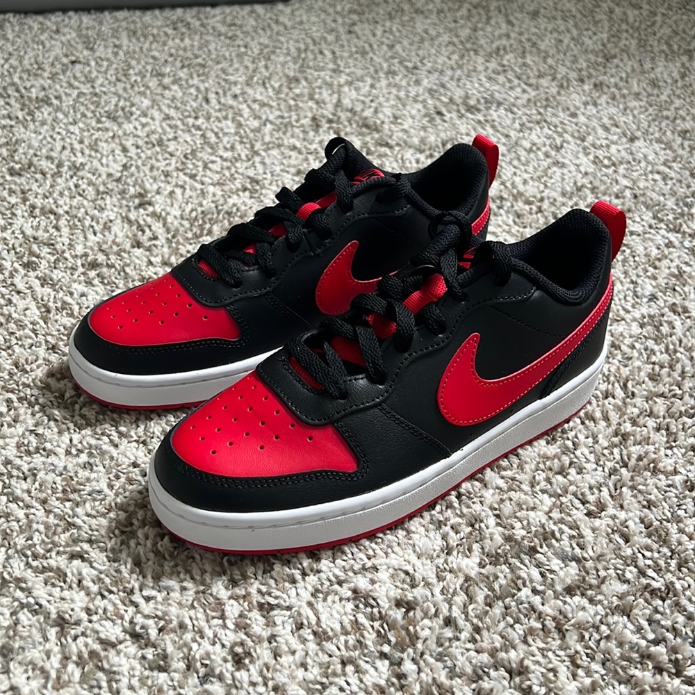 Nike Court Borough Low 2